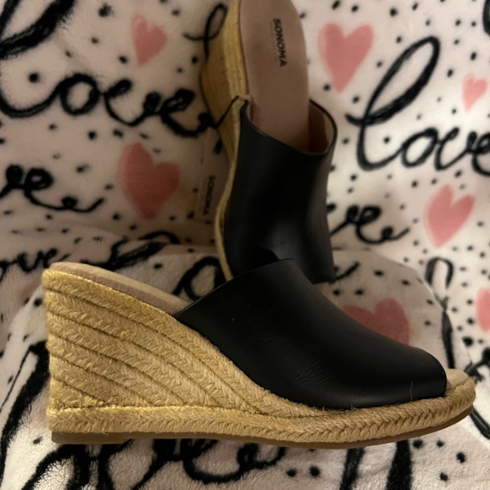 Soma women’s sandals jute Heel Slip on’s new never used size 7